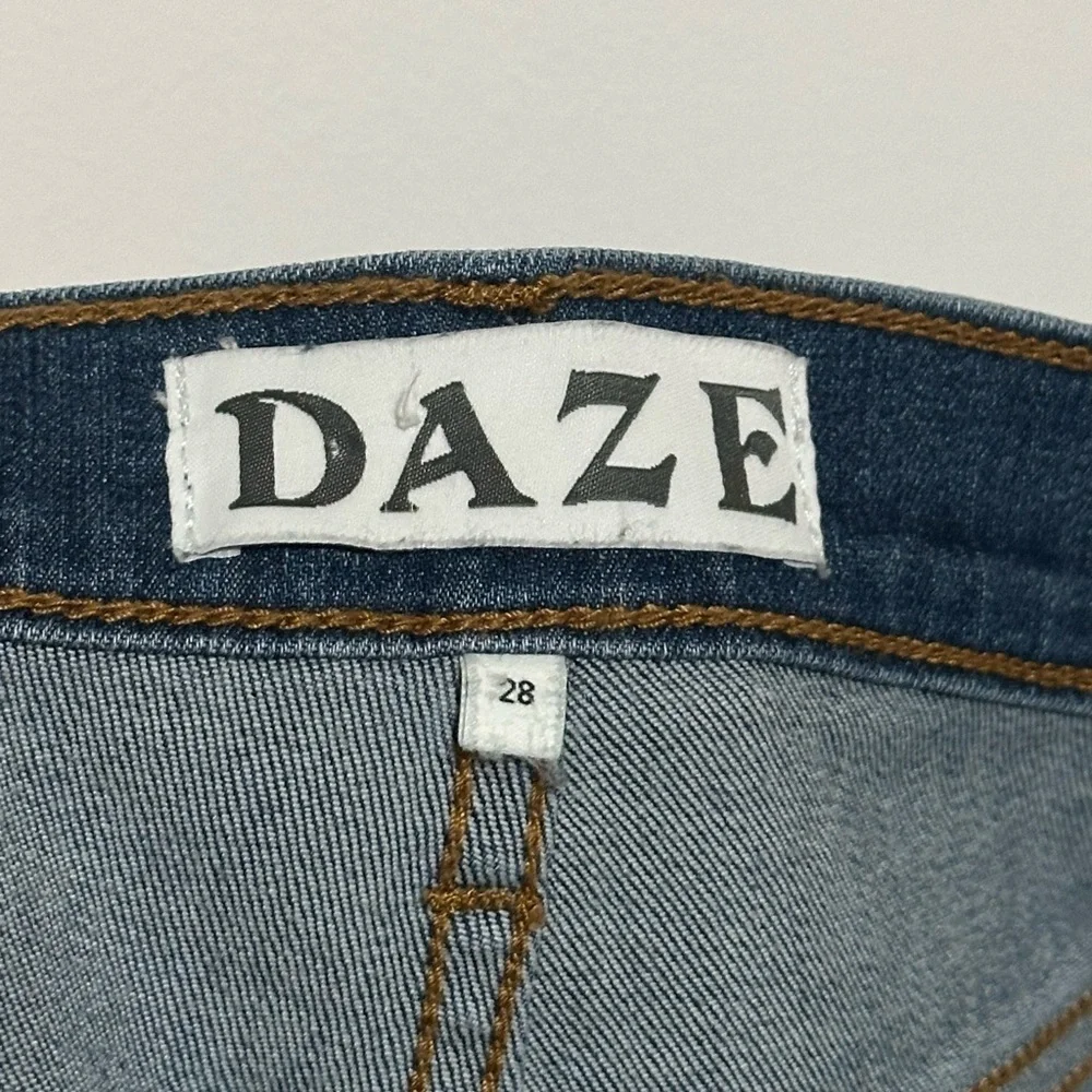Daze Shy Girl High Rise Crop Flare in Rumors Size 28 - Picture 6 of 7